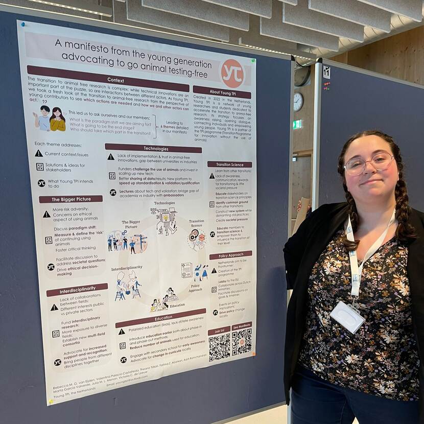 Julia Menon van Yoing TPI voor haar poster tijdens het EUSAAT congres in Linz